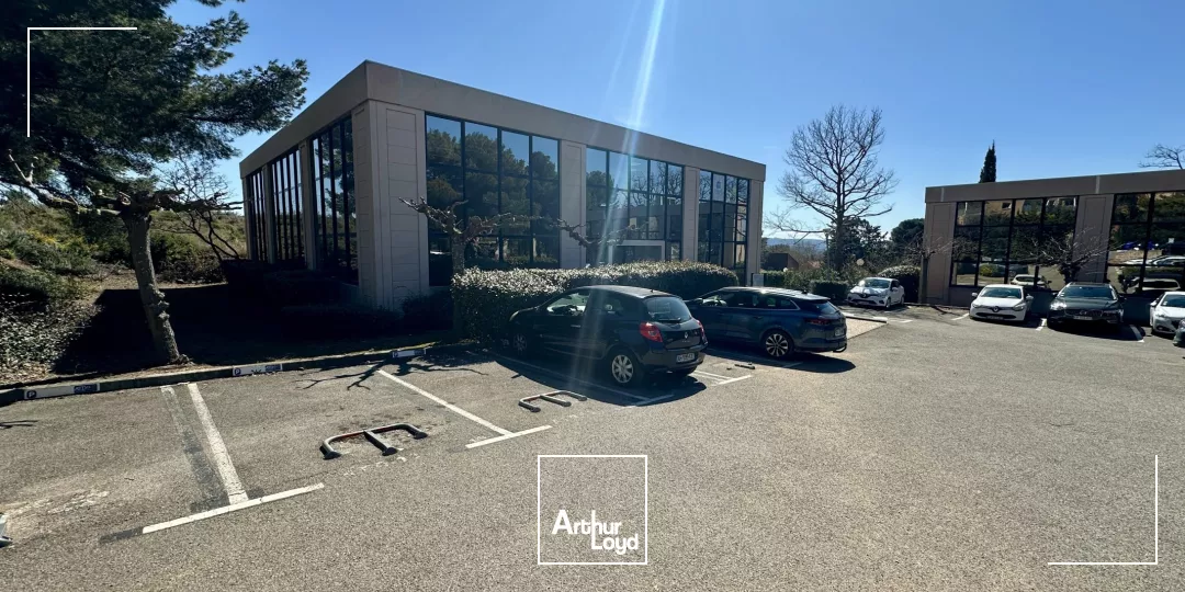 BUREAUX À LOUER AVEC VUE DÉGAGÉE À VITROLLES