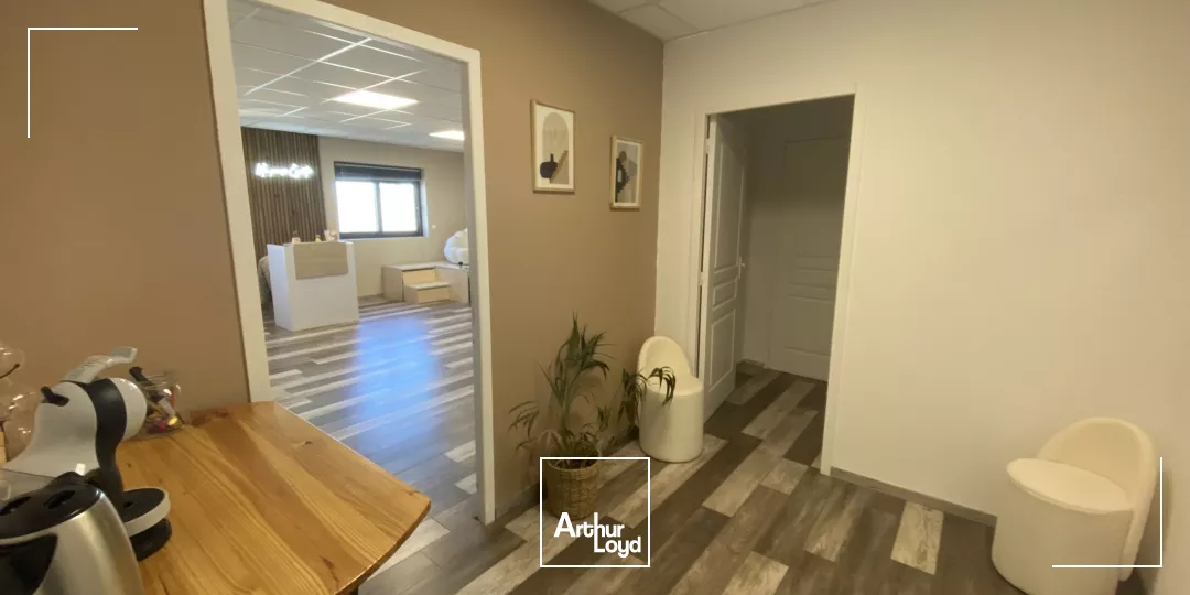 BUREAUX 90 M² A LOUER PELISSANNE