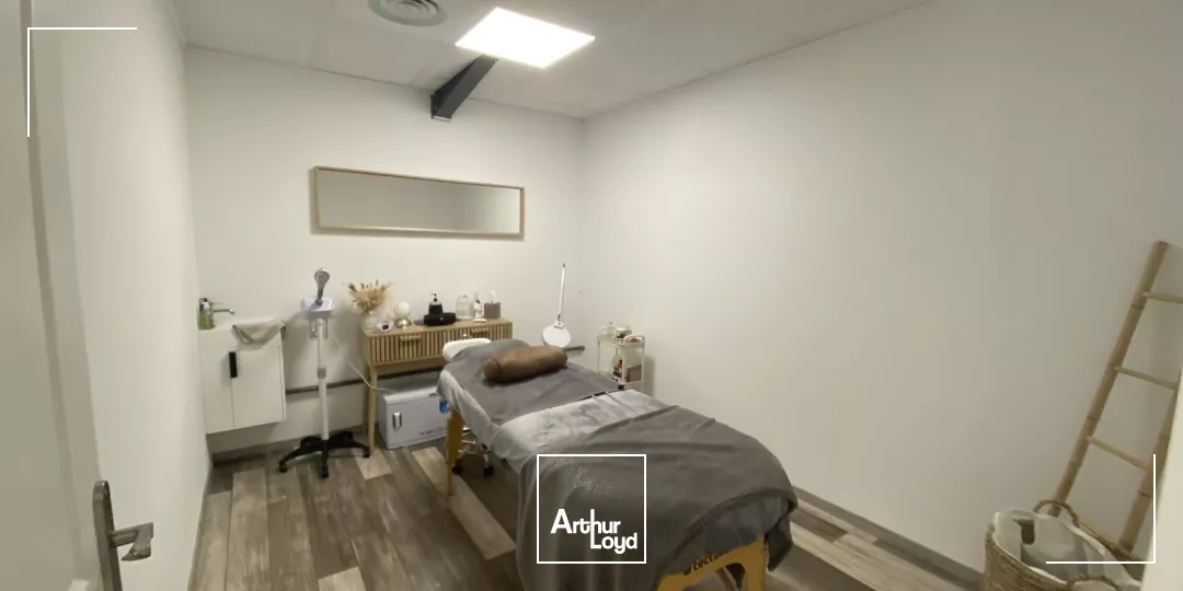 BUREAUX 90 M² A LOUER PELISSANNE