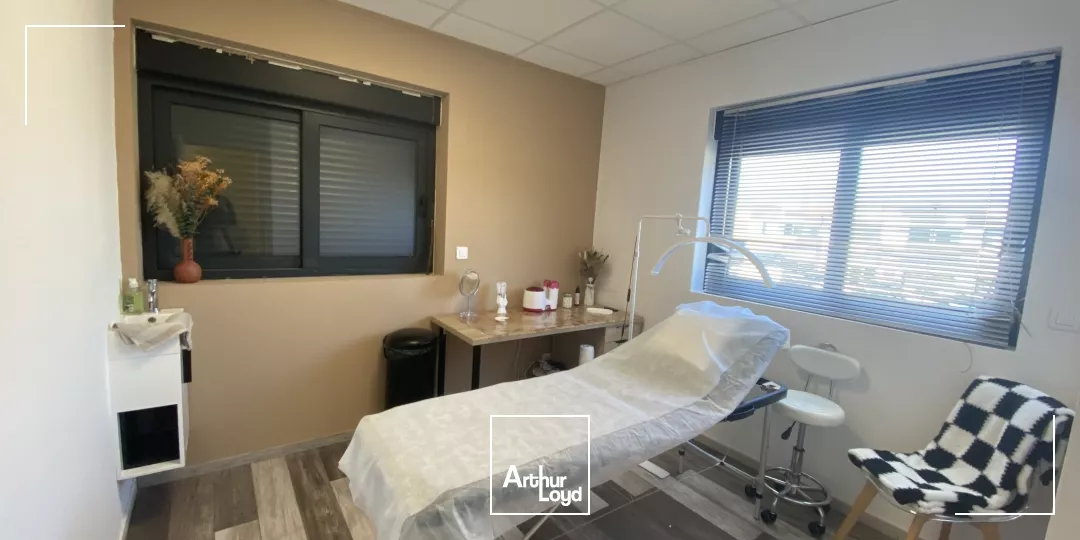 BUREAUX 90 M² A LOUER PELISSANNE