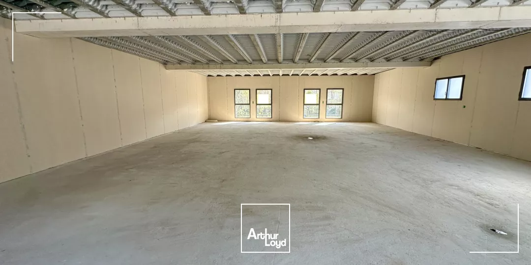 BUREAUX NEUFS À VENDRE OU À LOUER AIX EST