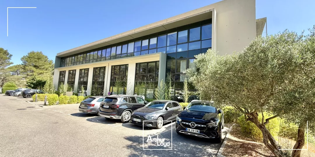 BUREAUX A LOUER SUR AIX EN PROVENCE AVEC VUE EXCEPTIONNELLE ET PARKINGS PRIVATIFS