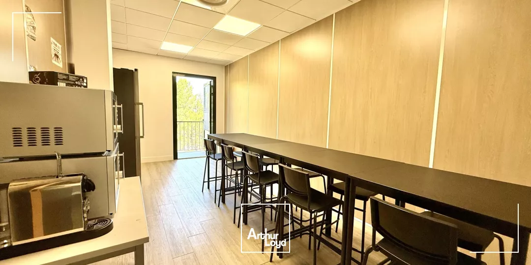 BUREAUX A LOUER SUR AIX EN PROVENCE AVEC VUE EXCEPTIONNELLE ET PARKINGS PRIVATIFS