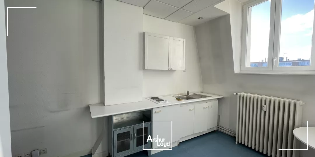 Bureaux lumineux à louer à Roubaix - 420 m² avec parkings, proche transports et centre-ville