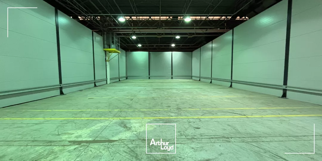 A LOUER LOCAUX D'ACTIVITE À MONTATAIRE 