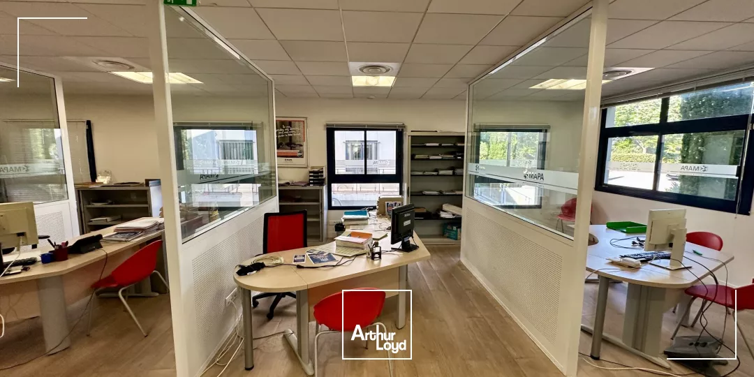 BUREAUX À LOUER EN PLEIN COEUR DU PÔLE D'ACTIVITÉ AVEC PKS