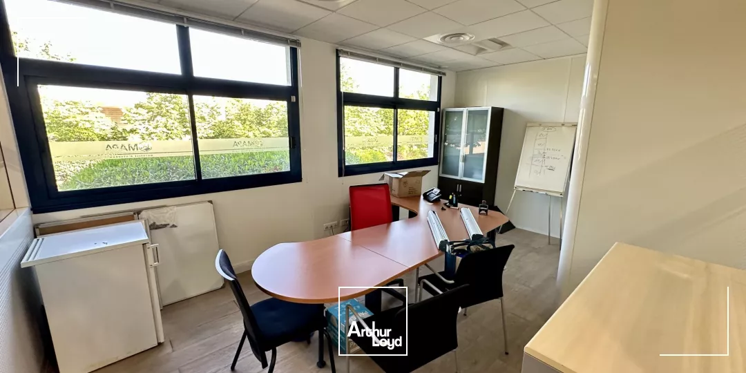 BUREAUX À LOUER EN PLEIN COEUR DU PÔLE D'ACTIVITÉ AVEC PKS