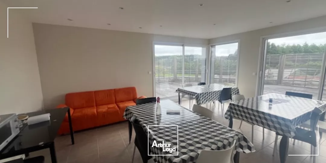 A LOUER - IMMEUBLE TERTIAIRE DE 619 M² - SAINT-MARTIN-DES-CHAMPS