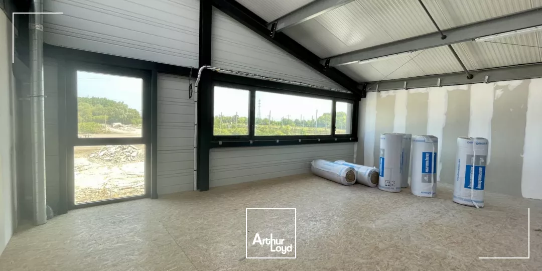 À LOUER - BUREAUX / ENTREPÔTS NEUFS EN ZI GRANDE SYNTHE 