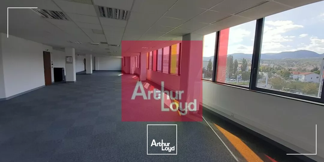 CLERMONT-FERRAND BUREAUX A LOUER 567 M²