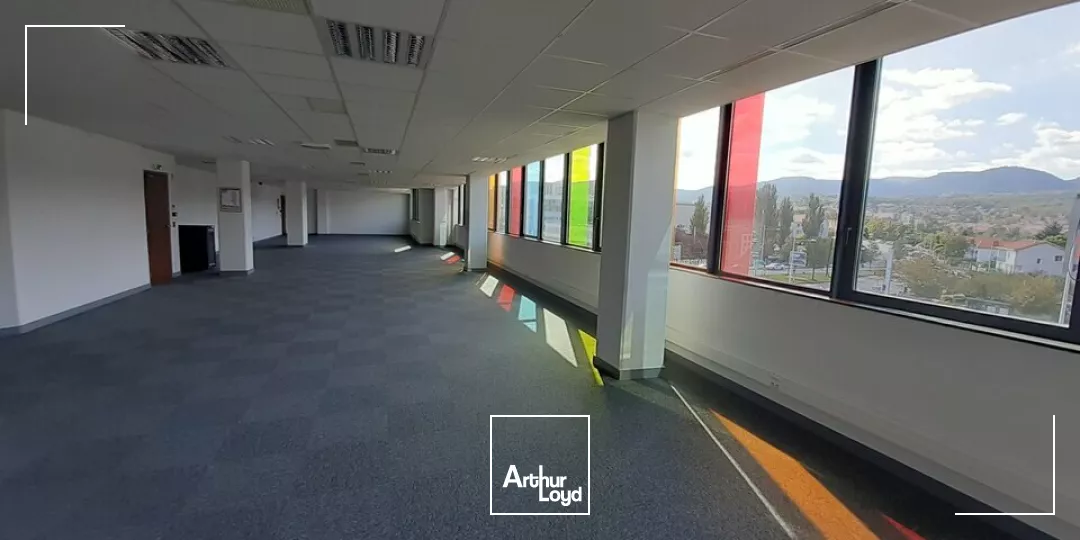 CLERMONT-FERRAND BUREAUX A LOUER 567 M²