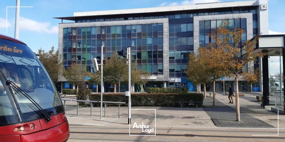 CLERMONT-FERRAND BUREAUX A LOUER 567 M²