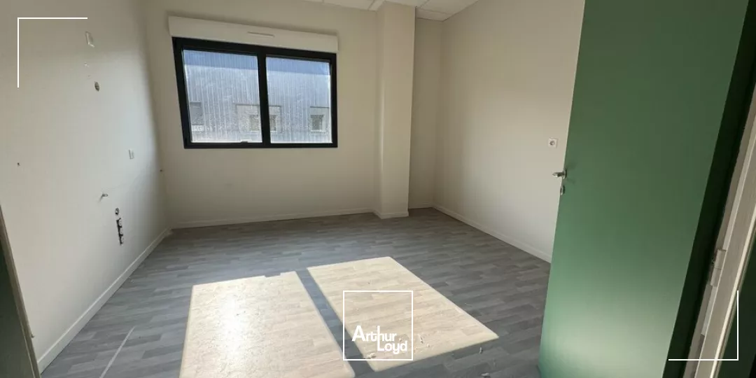 TOURS NORD AVEC VISIBILITE AVENUE DU DANEMARK - A LOUER BUREAUX 200 M² PARKING FACILE