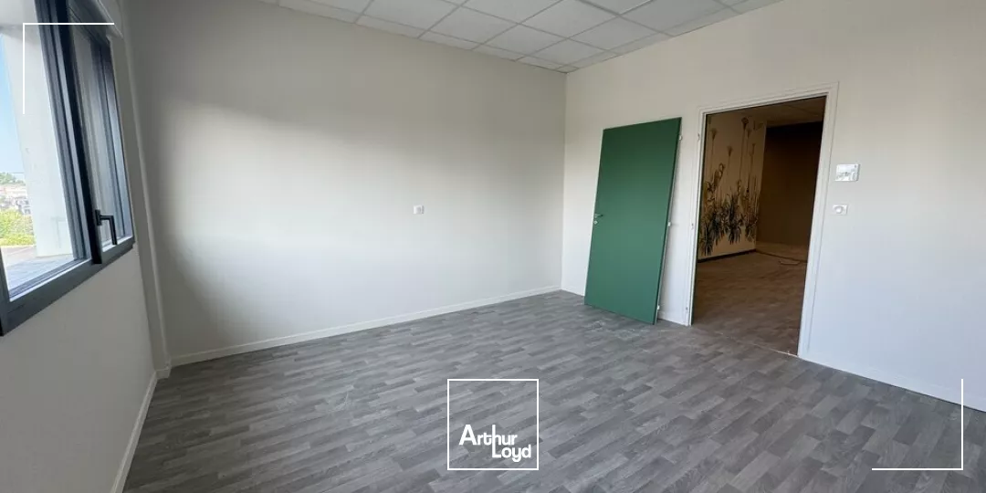 TOURS NORD AVEC VISIBILITE AVENUE DU DANEMARK - A LOUER BUREAUX 200 M² PARKING FACILE