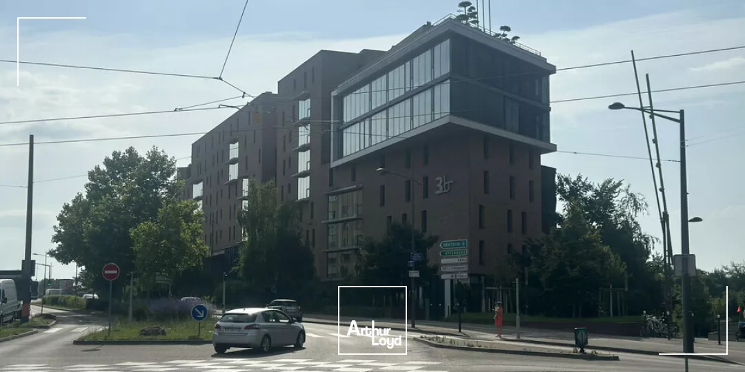 LOCAL COMMERCIAL à LOUER de 90.02 m²