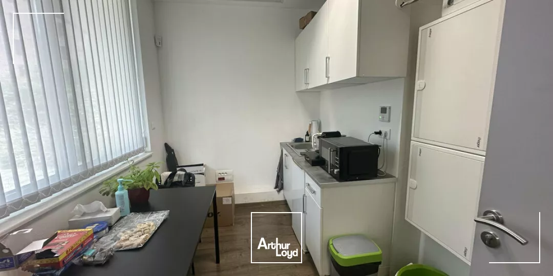 LOCAL COMMERCIAL à LOUER de 90.02 m²