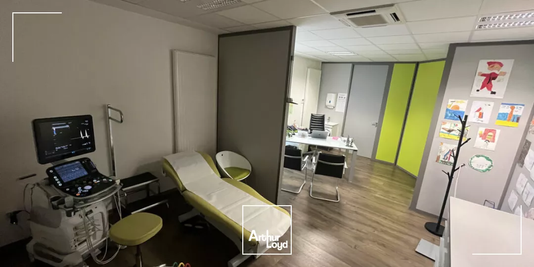 LOCAL COMMERCIAL à LOUER de 90.02 m²