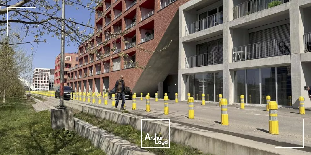 LOCAL COMMERCIAL à VENDRE de 375 m²