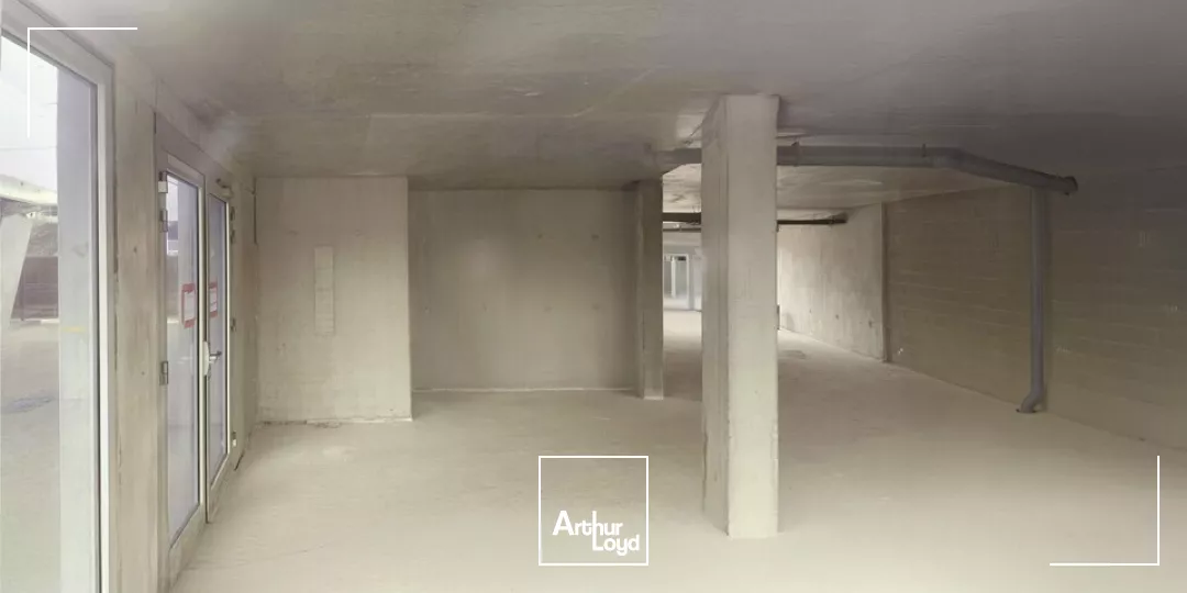 LOCAL COMMERCIAL à VENDRE de 375 m²