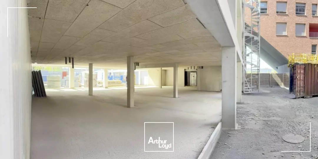 LOCAL COMMERCIAL à VENDRE de 375 m²