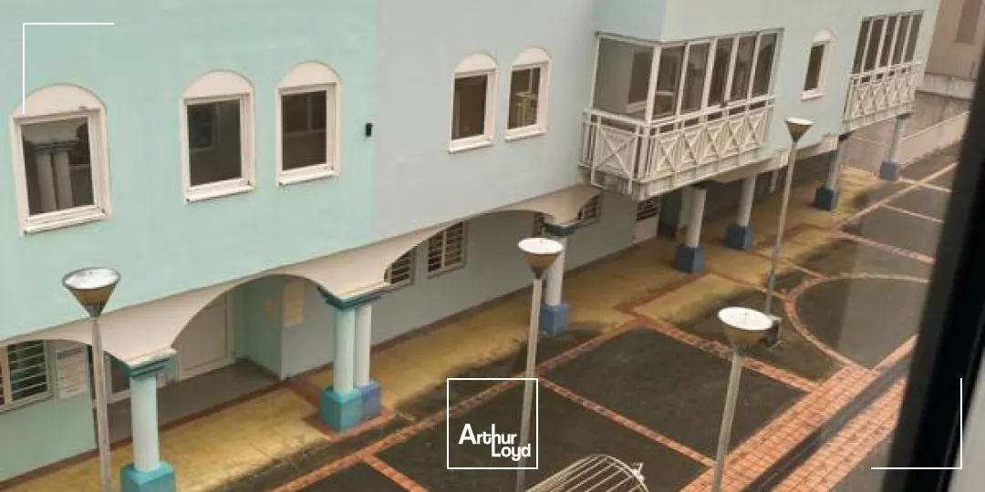 BUREAUX 195 M2 ( Zac de rivière roche )