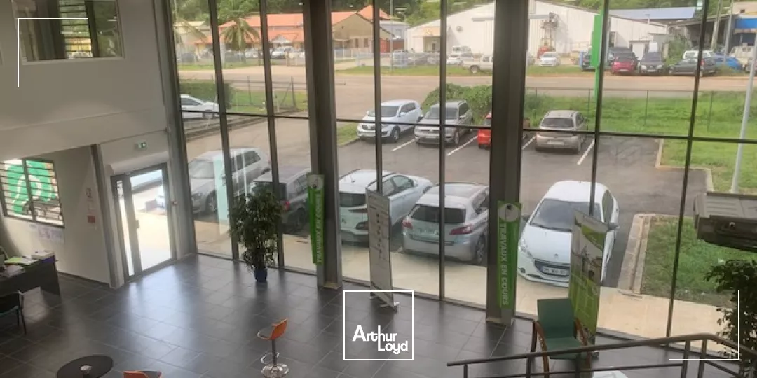 A LOUER Local commercial Kourou 605 m2