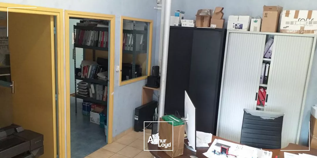 A louer bureaux et stockage Schoelcher 220 m2