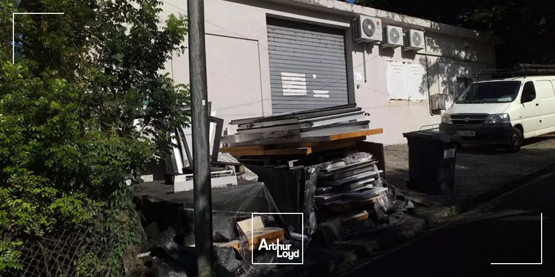A louer bureaux et stockage Schoelcher 220 m2
