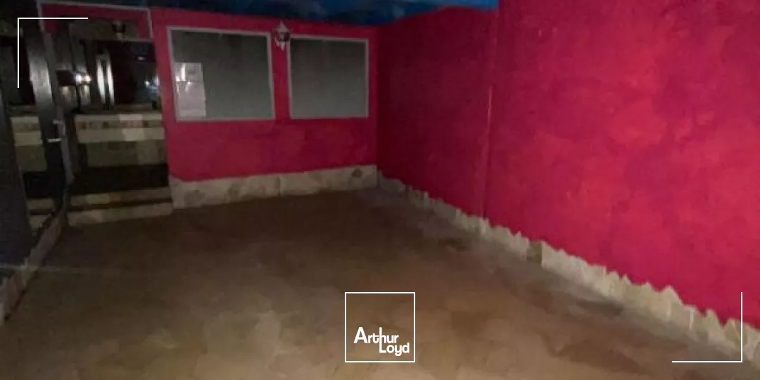 Local commercial 748 m2 Kerlys FdF