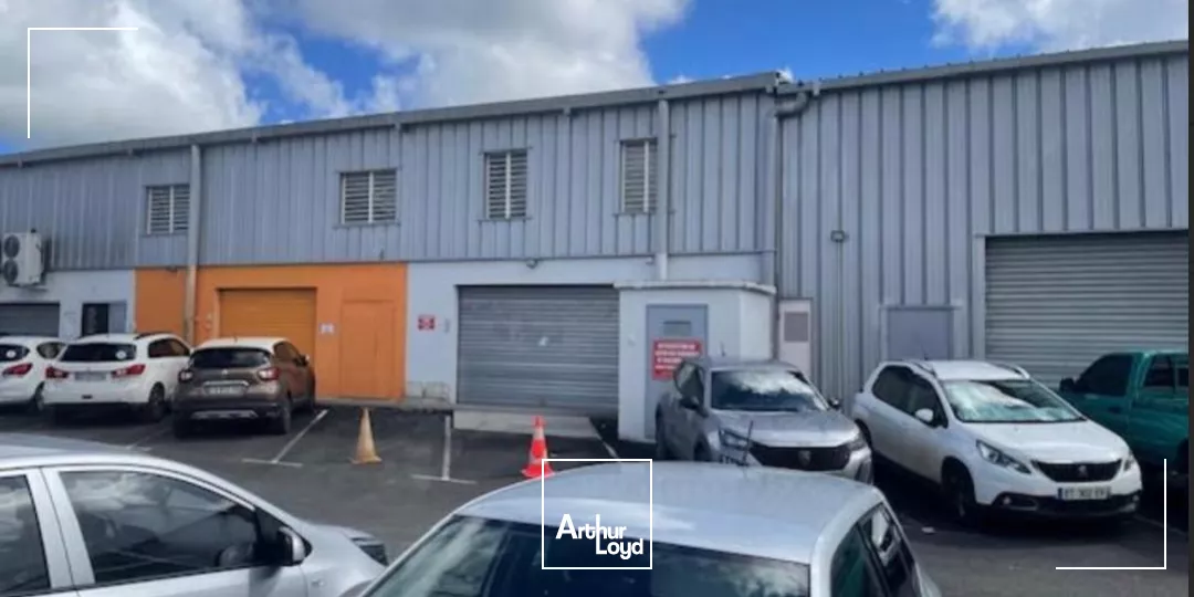 Entrepôt / local industriel Baie Mahault 175 m2