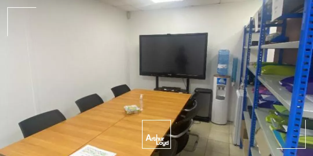 Local commercial / Bureaux 88 m2 Zac de Rivière Roche FdF