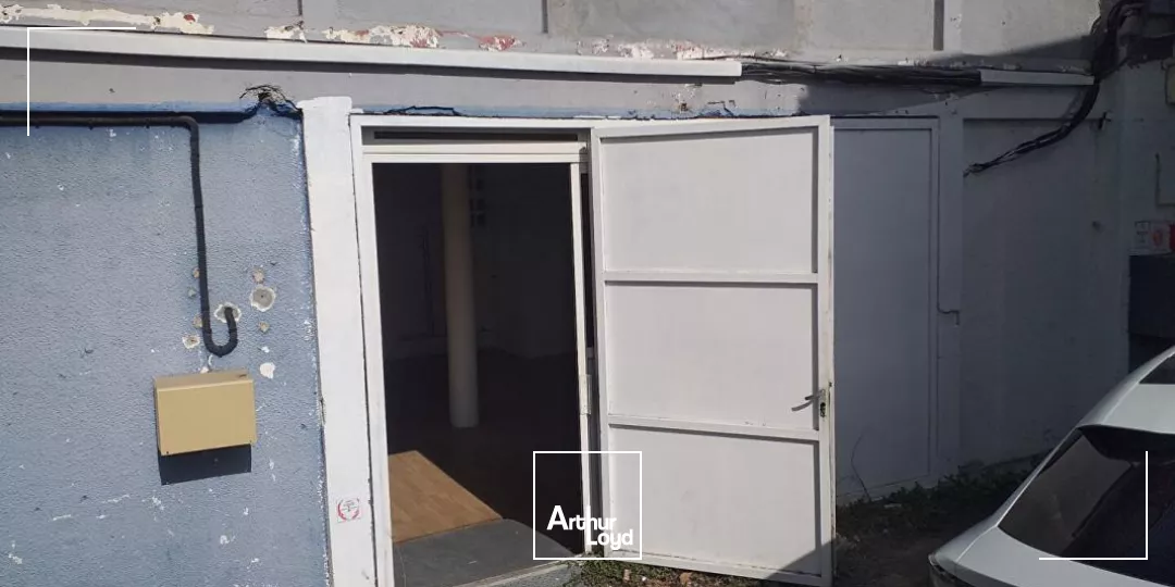 A LOUER entrepôt / local commercial 160 m2 - Schoelcher