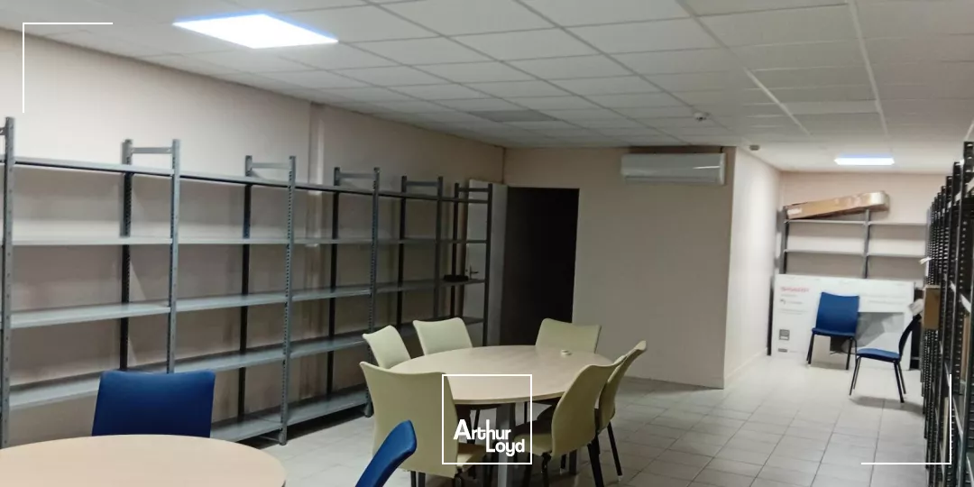 A louer Local commercial Le Lamentin 308 m2