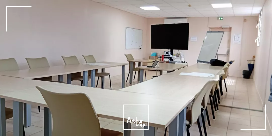 A louer Local commercial Le Lamentin 308 m2