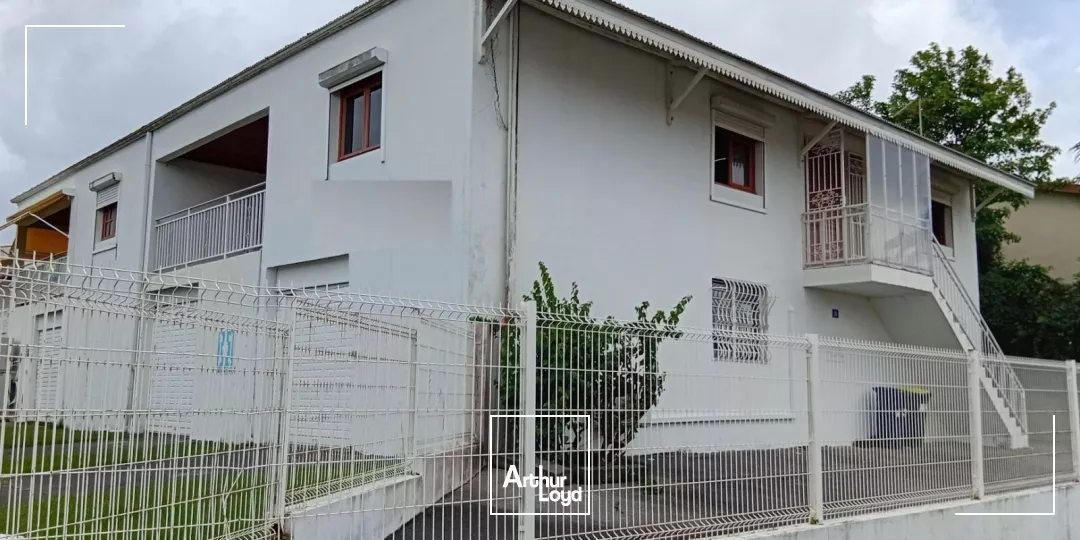 A louer Local commercial Le Lamentin 308 m2