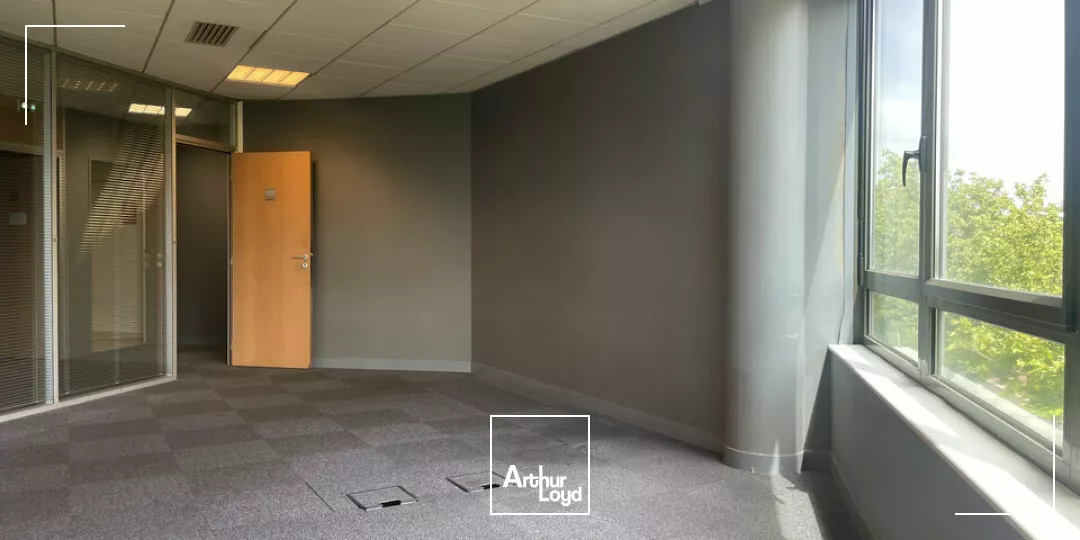 PLATEAU DE BUREAUX 491 M2 + PARKINGS