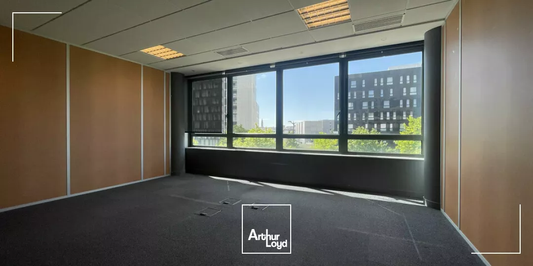 PLATEAU DE BUREAUX 491 M2 + PARKINGS