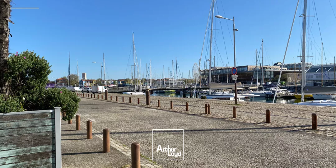 A louer Local commercial La Rochelle 165 m²