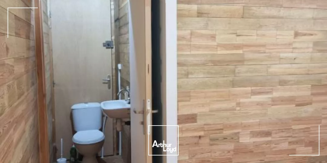 BUREAUX 45 M2 ( Zac Les Coteaux 97228 )