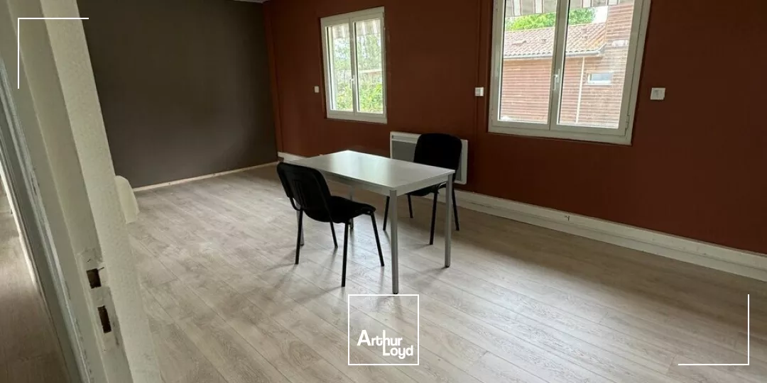 IDEAL BUREAUX SUR AXE PASSANT - refait à neuf - trés lumineux