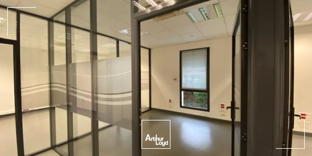 LOCATION IMMEUBLE DE BUREAUX 360 M² KERGARADEC