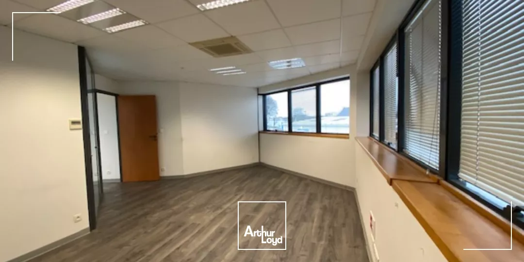 LOCATION IMMEUBLE DE BUREAUX 360 M² KERGARADEC