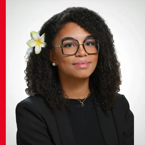 Eléïna DIARRA Chargée de marketing & communication
