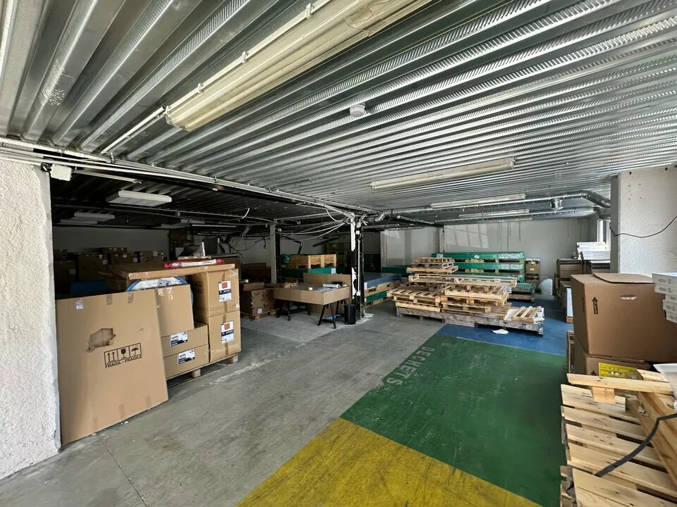 locaux mixtes Villeneuve Loubet