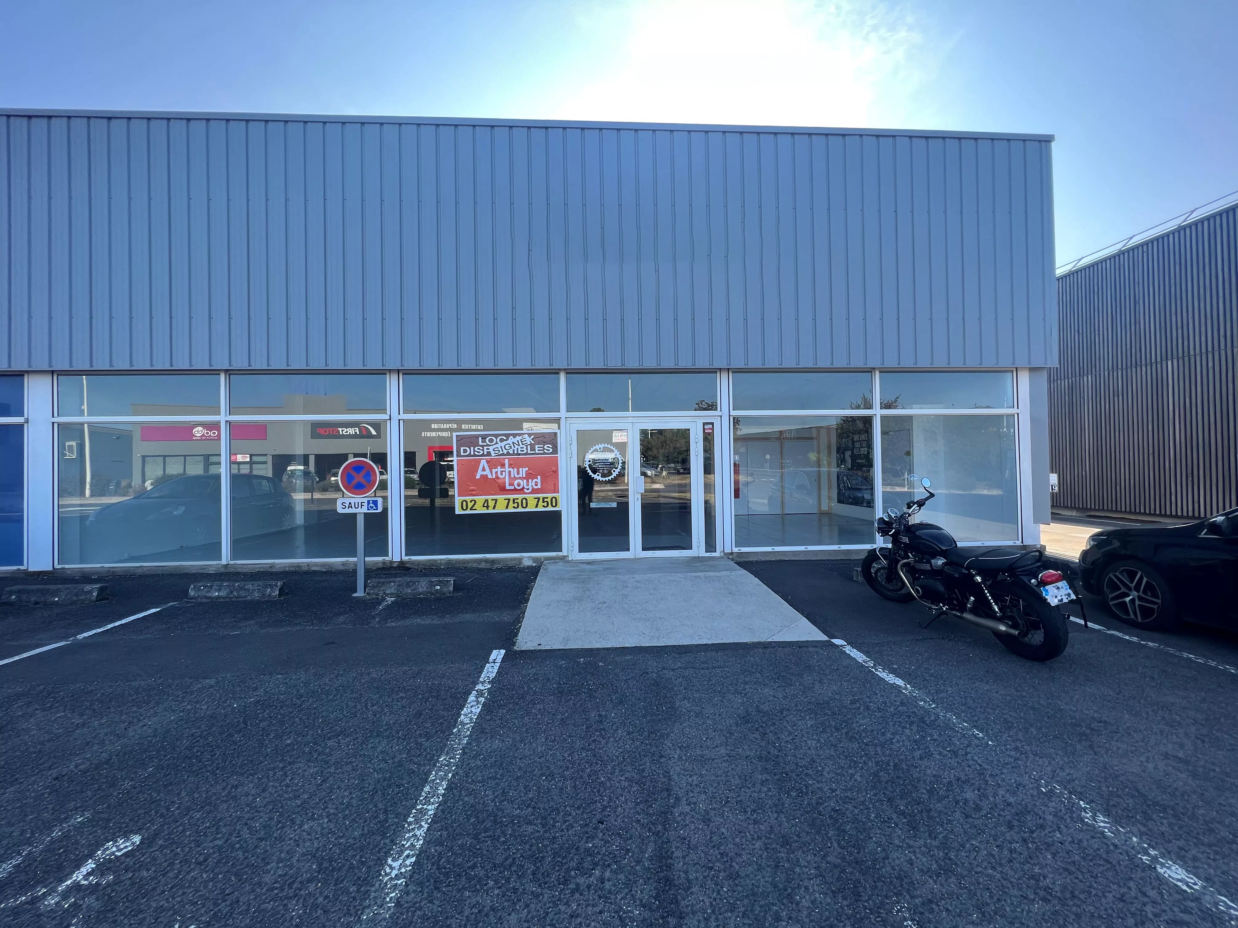 BCL Decor chambray les tours local commercial