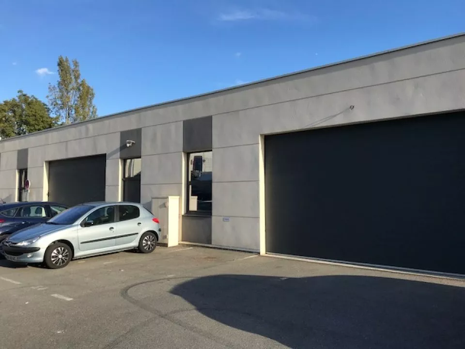 Locaux Azur Système Solaire