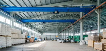 Hangar dans la zone d'activités de la Grande Condemine