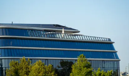 Bureaux toit panneaux solaires