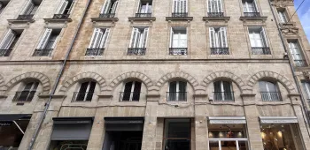 Installation cabinet d'avocats place des grands hommes