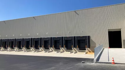 Cellule logistique à louer, idéalement placée sur un axe passant - Offre immobilière - Arthur Loyd